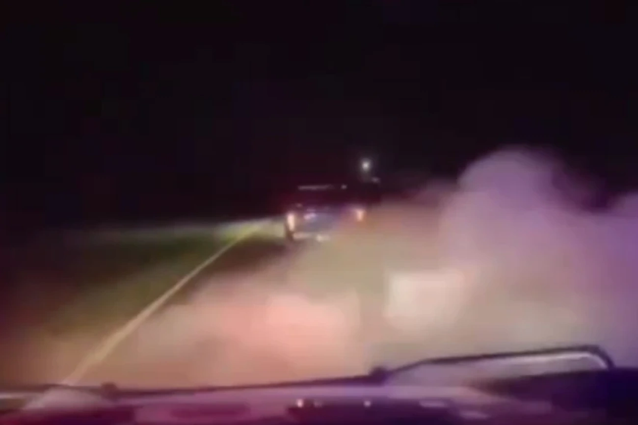Homem usa cortina de fumaça para fugir da PRF no Paraná hoje