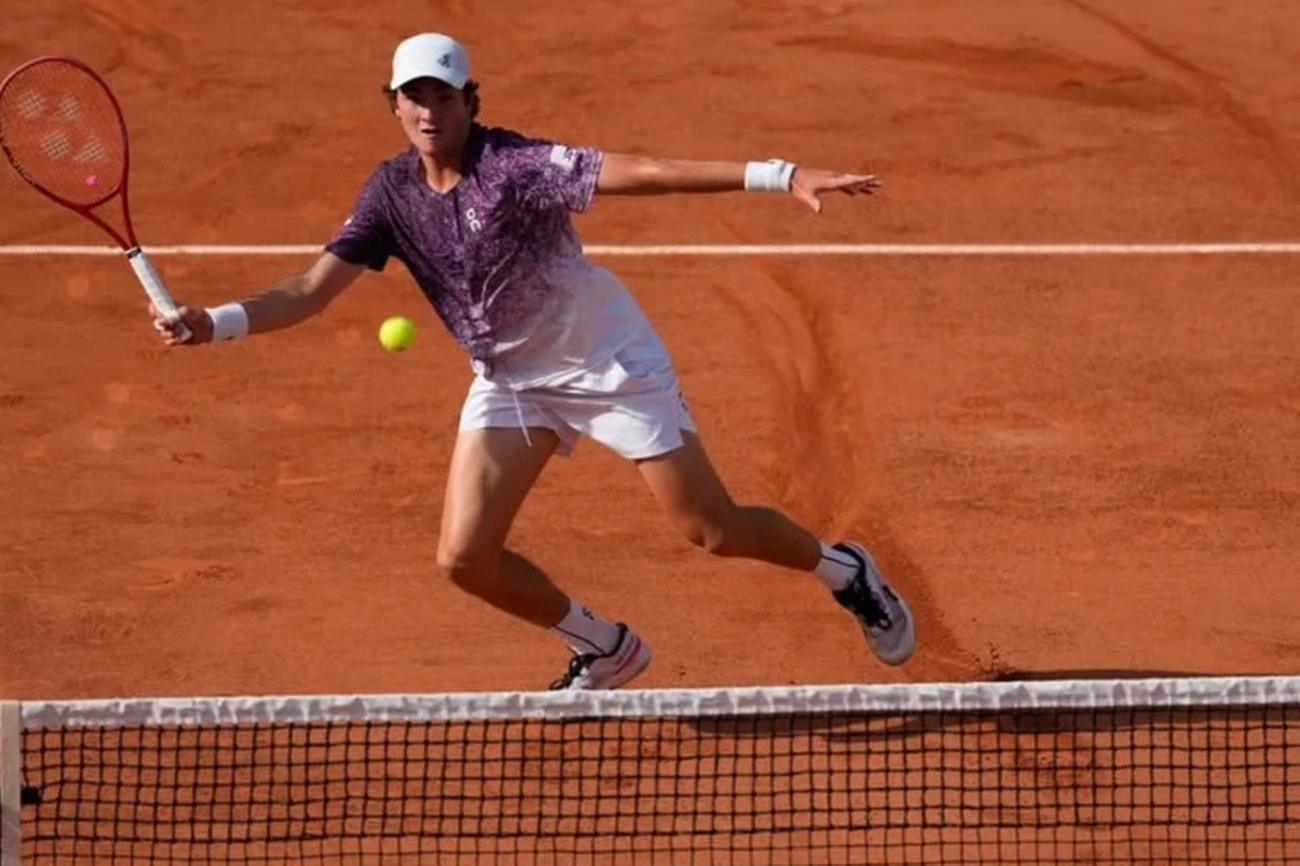 João Fonseca derrota Djokovic em Roland Garros hoje e faz história