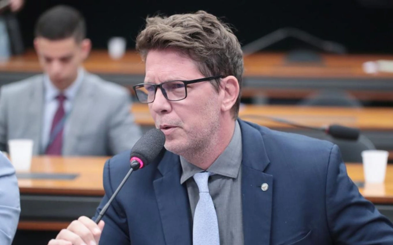 Mário Frias hoje nega envio de R$ 2 milhões para ONG em filme sobre Bolsonaro