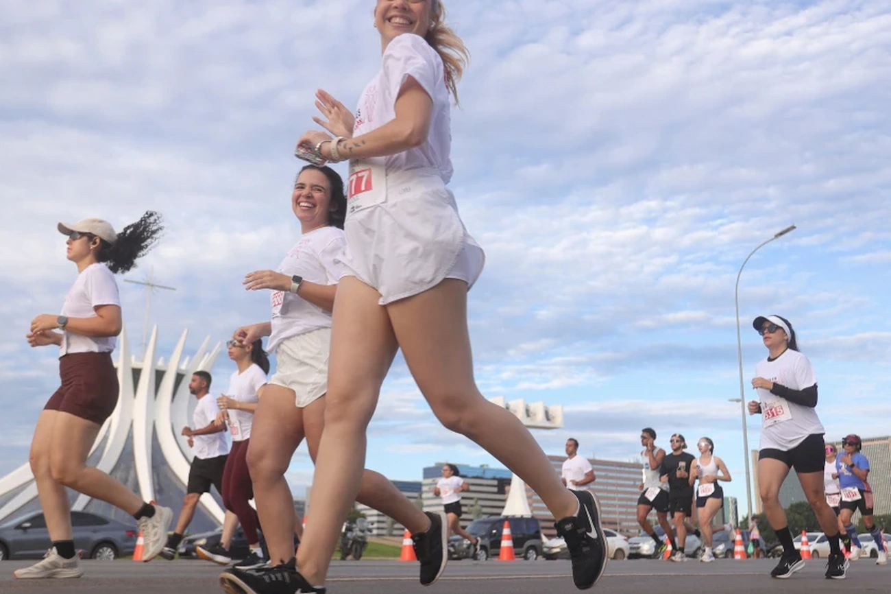 Aqueça agora para Metrópoles Endurance Corrida com 5 dicas